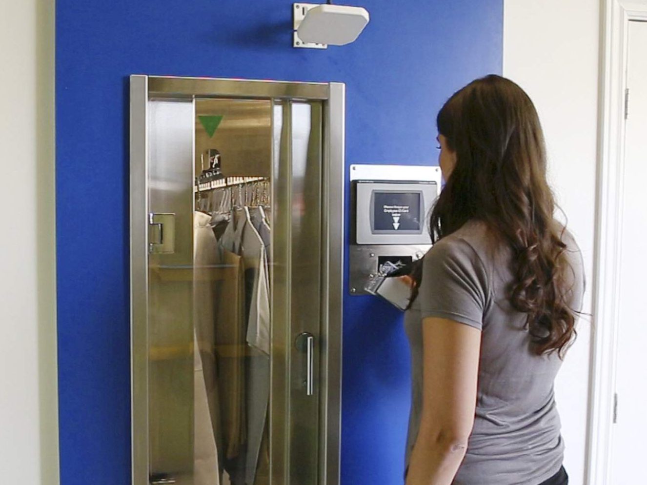 Uniform conveyor for hotels, casinos and hospitals