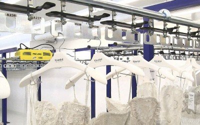 Garment Handling Equipment Utilizing Overhead Conveyors