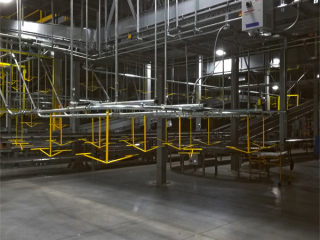 Delivering empty boxes in distribution center