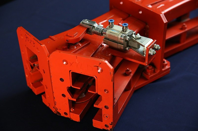 The Pacline Power and Free Conveyor enclosed track switch.