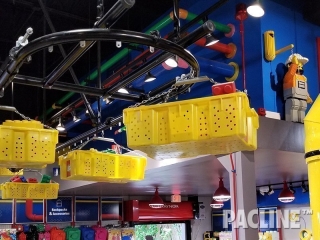 Toy-Store-Creative-Display-Conveyor